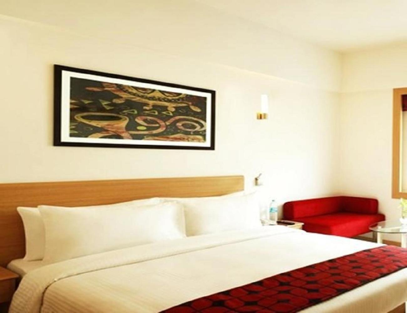 Hotel Tu Casa International Near Delhi Airport Нью-Дели Экстерьер фото