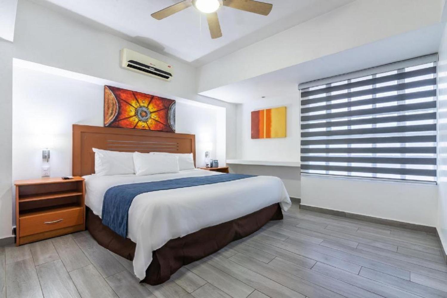 Hotel Tu Casa International Near Delhi Airport Нью-Дели Экстерьер фото